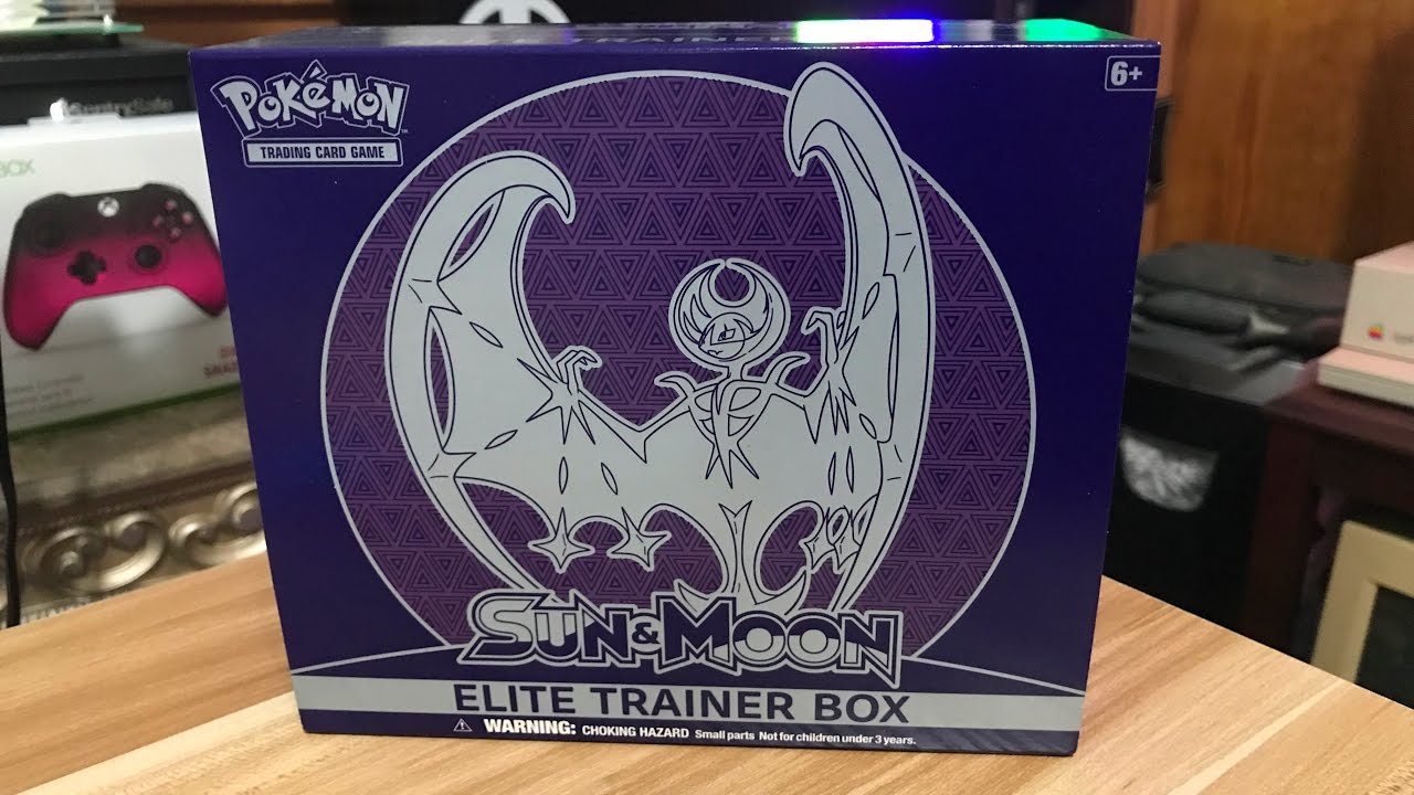 Pok&eacute;mon TCG: Sun & Moon Elite Trainer Box (Lunala)