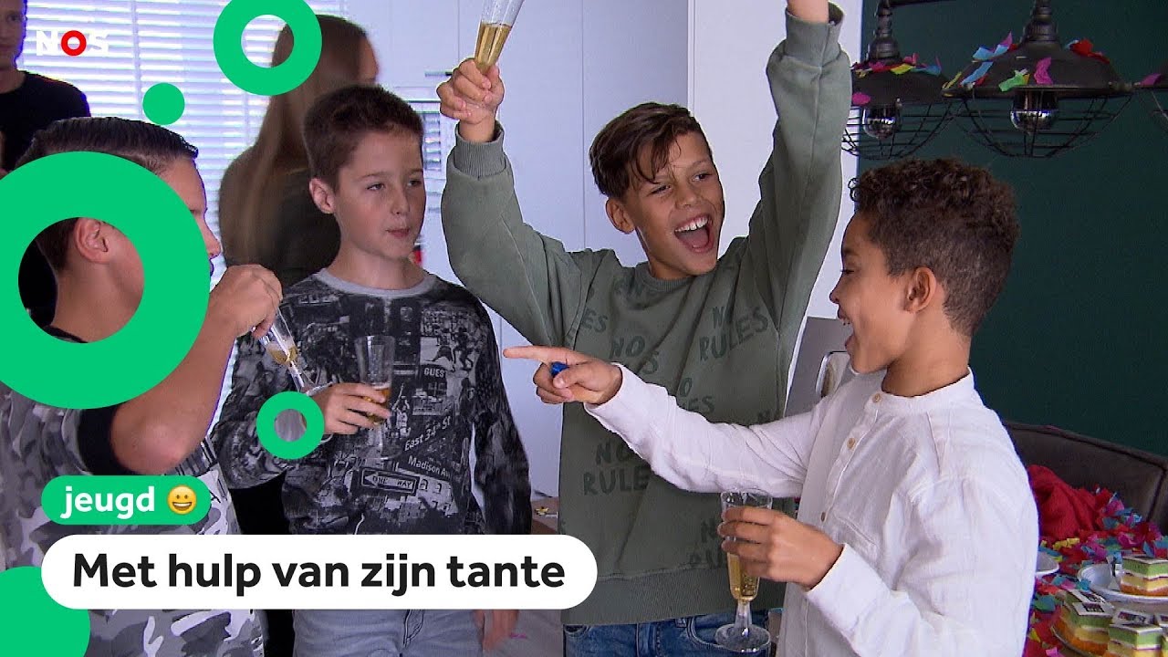 Jemairo (11) krijgt zilveren YouTube-button