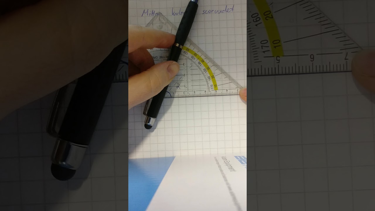 Kulman mittaaminen piirtokolmiolla
