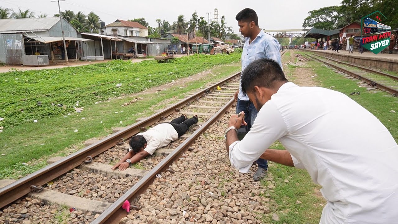 ট্রেনের সাথে সেলফি || অতঃপর কি ঘটলো দেখুন || Train with sayed