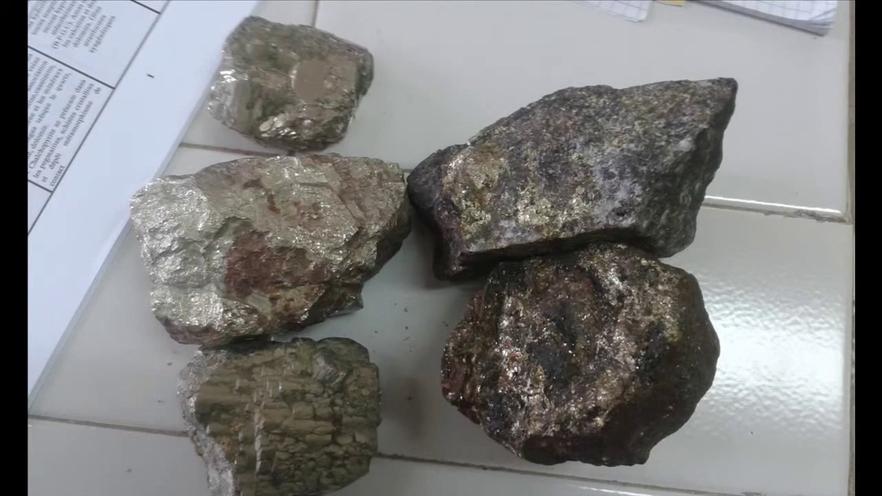 Gîtologie TP 1 : Les Sulfures, identification et caractérisation macroscopique.