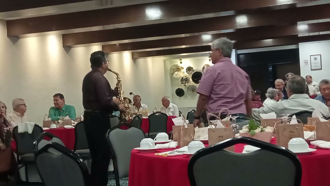 La barca en sax..Julio Caamal....cel 9992690539