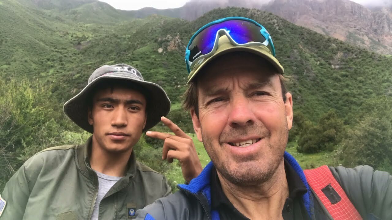 Tibetan Mountain pass by bicycle