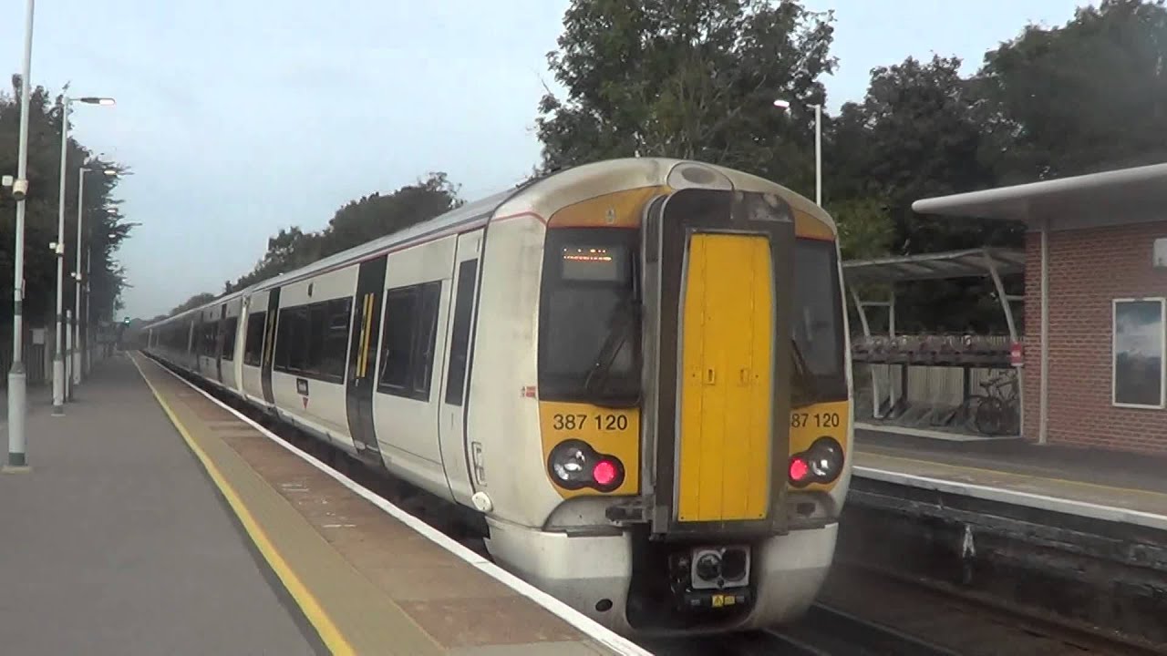 New Thameslink Electrostars 387-128 and 387-120 departing Hassocks 10th October 2015