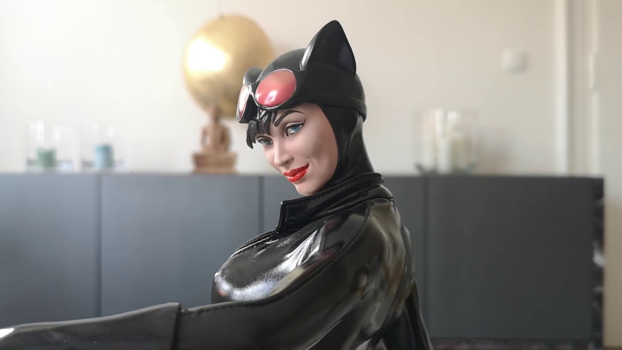 Review of Catwoman OG Premium Format by Sideshow Collectibles