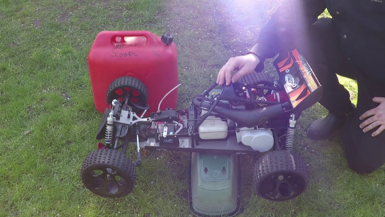 Mise en route d'un moteur thermique sur un buggy 1/5