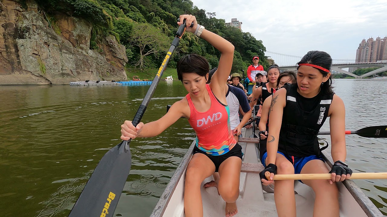 划龍舟槳葉入水深淺所產生的湧差別 / what's different between bury paddle in deep and shallow
