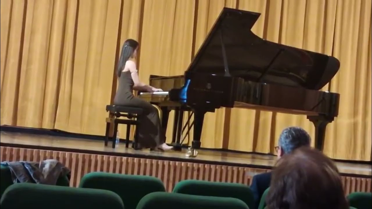 Maria Luciana Coppolino plays Chopin and Scriabin 