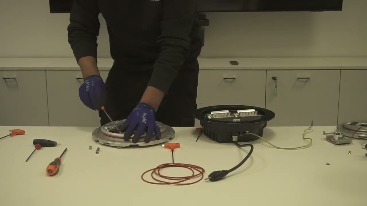 OCEM Airfield Service Videos: How to reassemble the LED module?