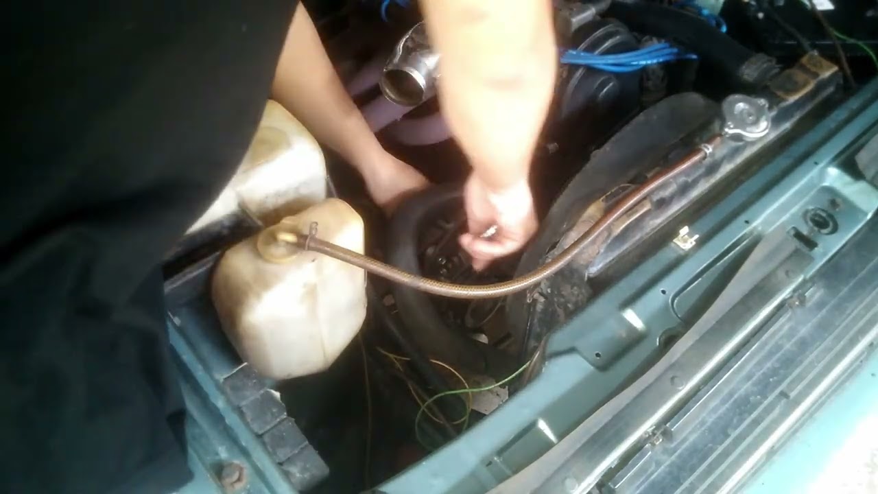 Fixing a Squealing Fan Belt of a Mitsubishi Lancer Boxtype (三菱ランサーEX / A173 Lancer / Lancer SL)