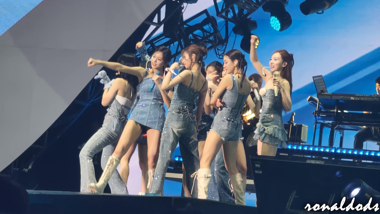 TWICE - Title Medley(Yes or Yes + What is Love? + Cheer Up! + Likey) | Ready To Be in Jakarta 231223