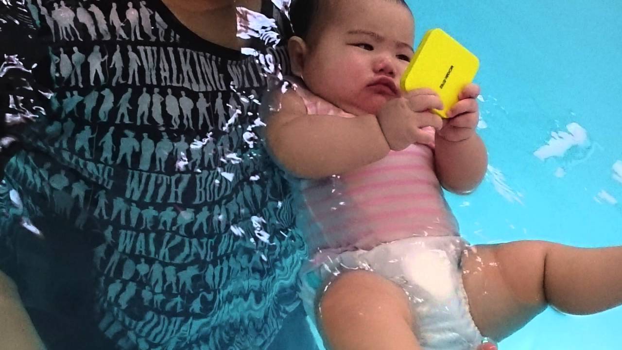 Clarisse 9 months old Swim in Little Splashes Swim School (Singapore)