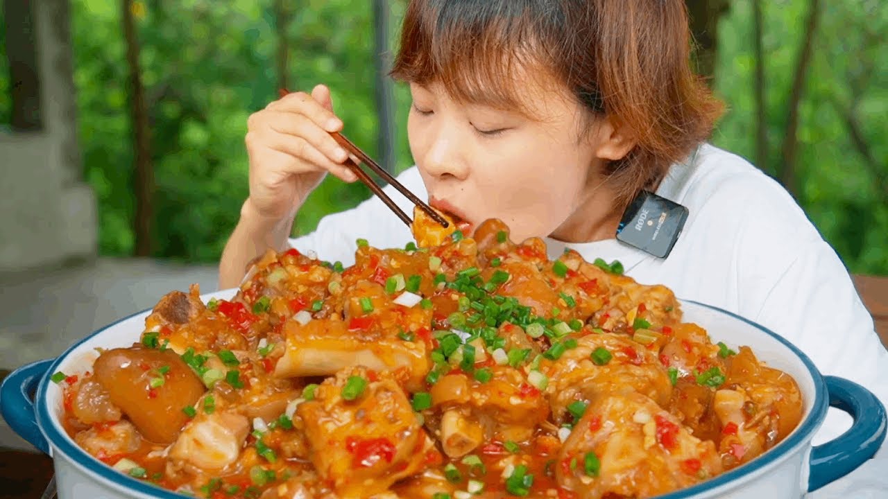 豬腳逆天新吃法！魚香醬汁完美CP，彈嫩到筷子都夾不住【颜美食】
