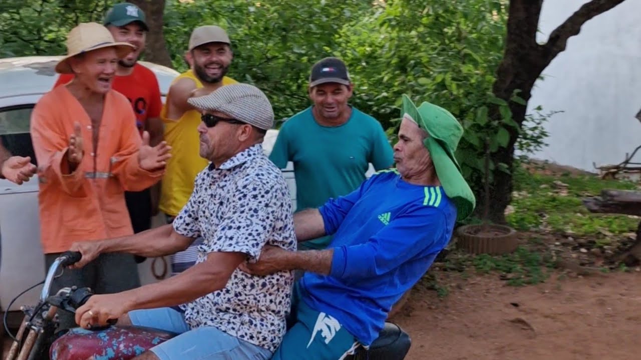 seu Antônio foi obrigado andar na motinha#comedia #pegadinha #videoaengraçados