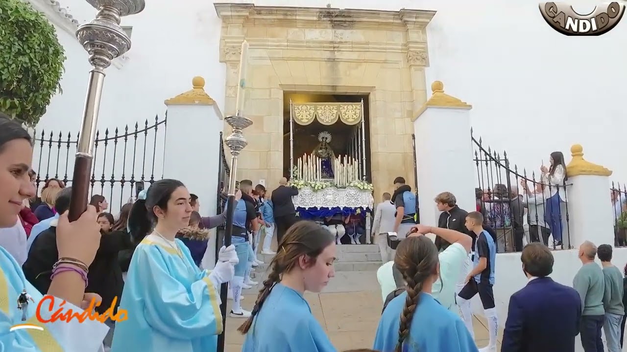 VIRGEN DE LAS VIRTUDES  SALIENDO DEL TEMPLO