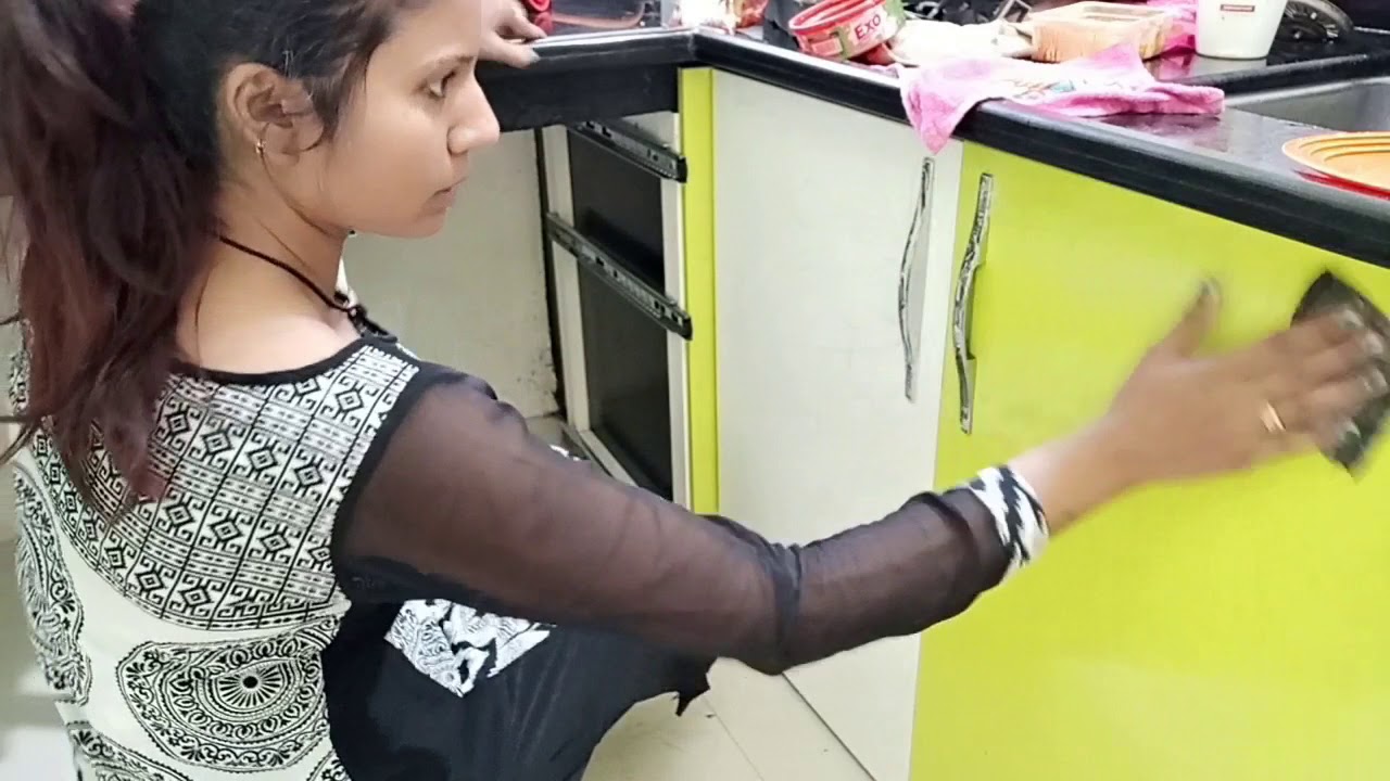 Kitchen deep cleaning routine // दिवाली के लिए किचन की साफ सफाई // Indian Mom Kanchan