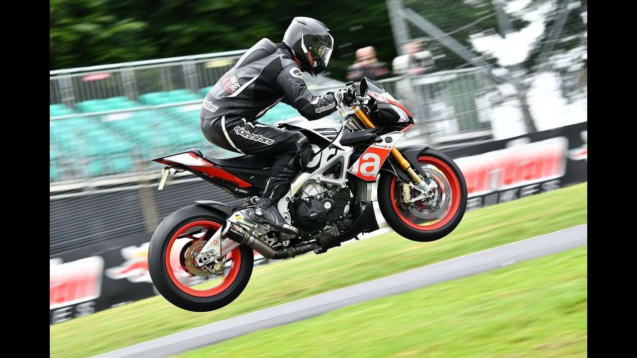 Aprilia Tuono Factory | Cadwell Park | Advanced