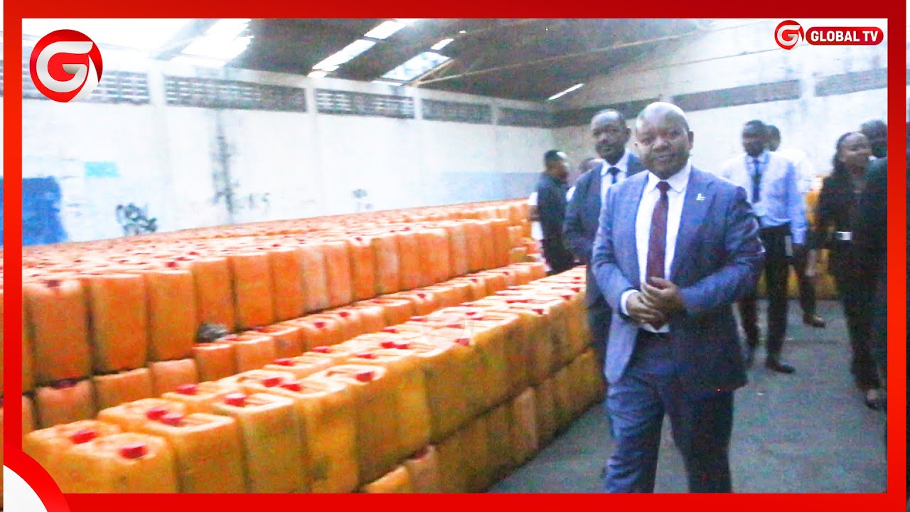 KAMISHNA MKUU TRA ASHTUKIZA BANDARI BUBU -AKAMATA SHEHENA ya MAFUTA YALIYOINGIZWA KINYEMELA....