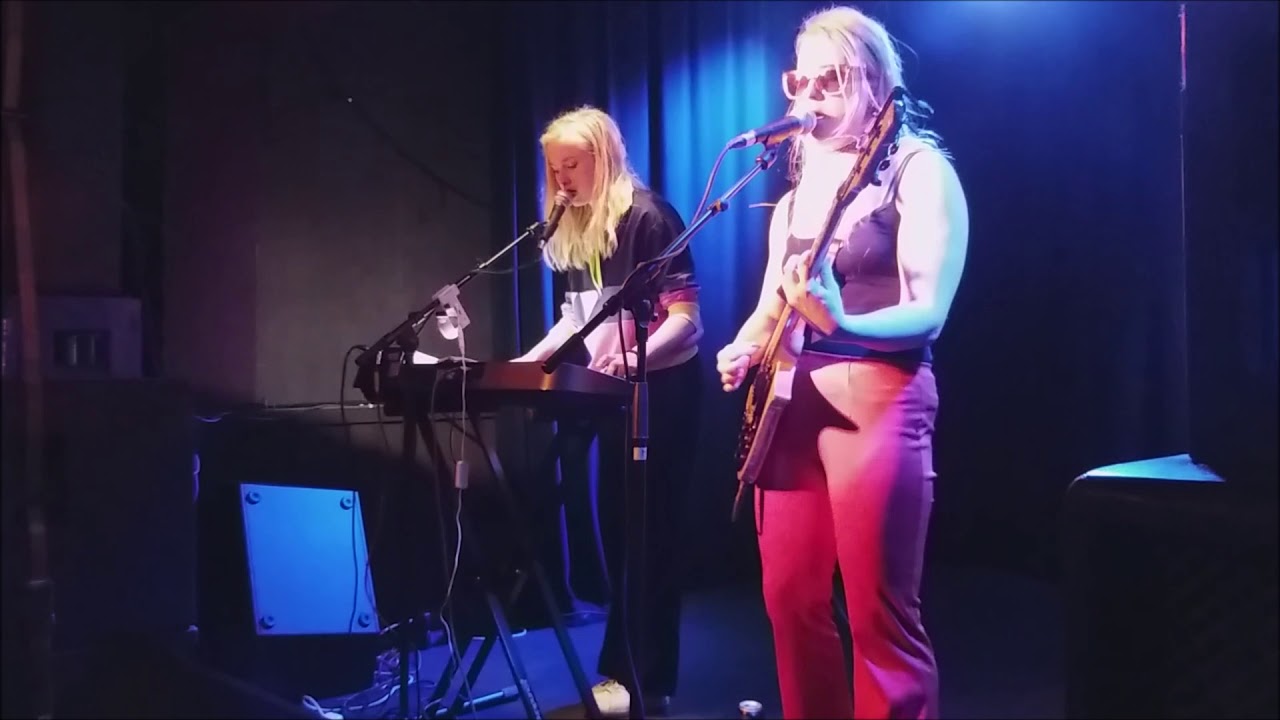 Maustetytöt (Musta Kynnys) Jyväskylä 19 04  2019