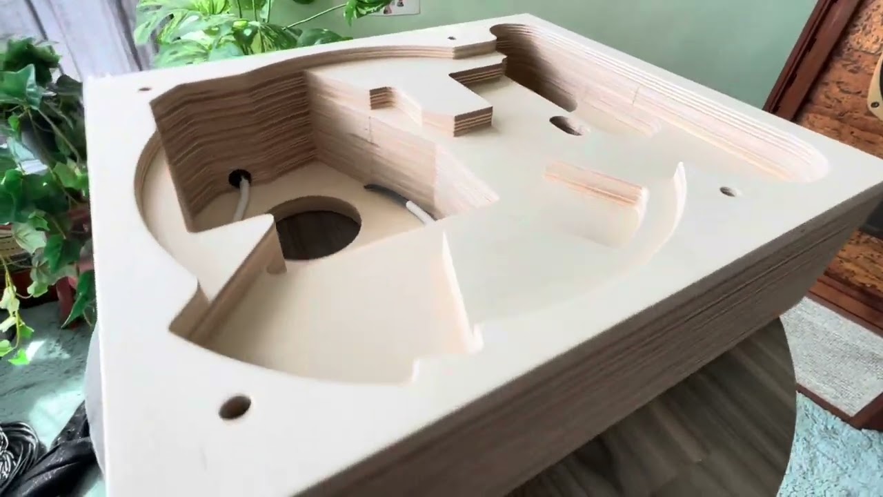 Lenco l75  New plinth unboxing. 2024-10-18 11:15 Fri .