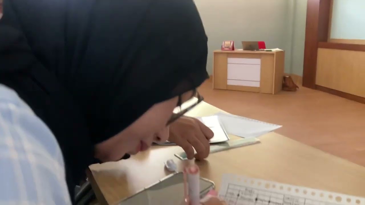 Senin di Kandea