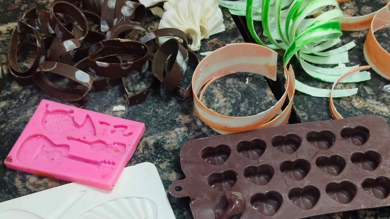 Mr. Safat cake chef is live new chocolate Ganesh design #chocalate #garnish #india