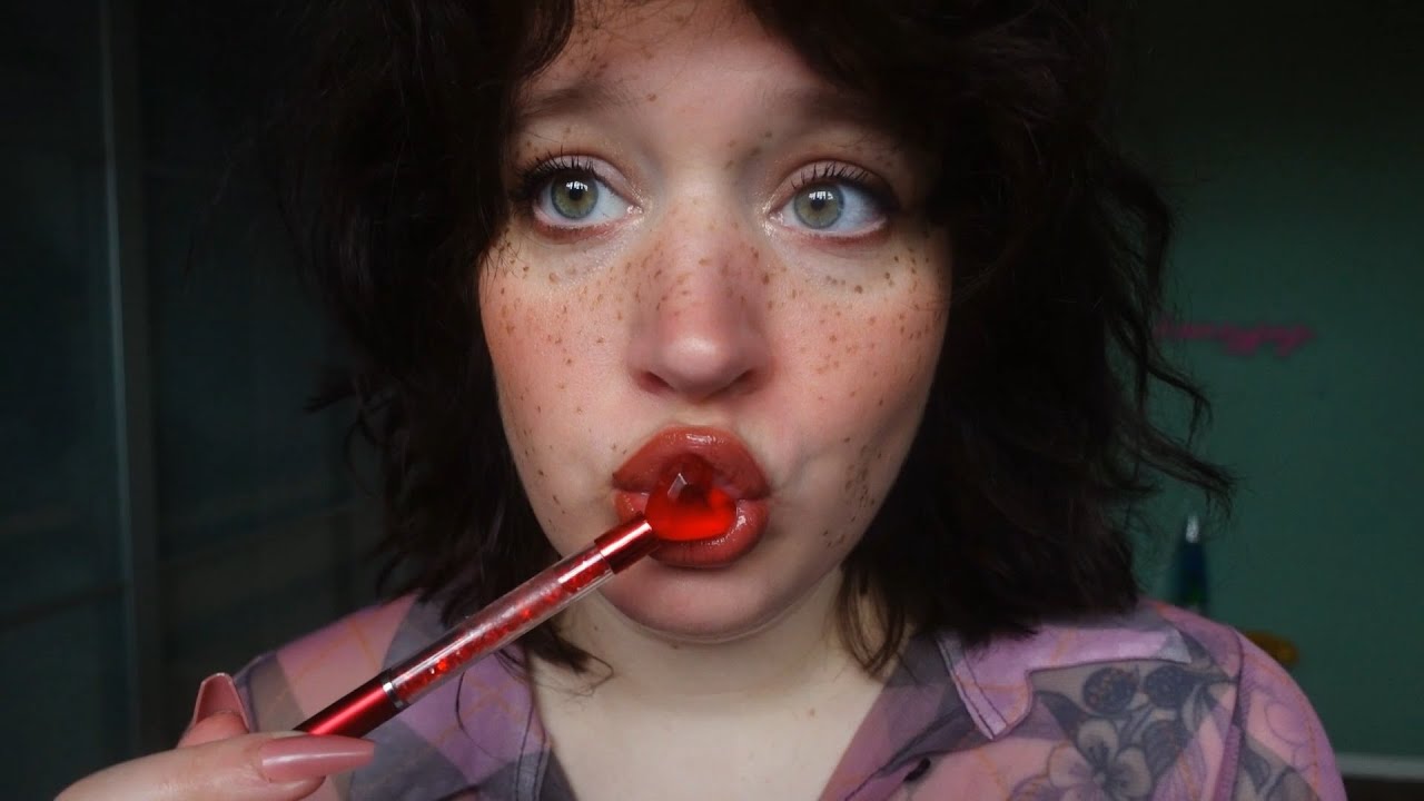 ASMR Valentine's day triggers (pen nibbling, kisses, affirmations, candy eating, mouth sounds)