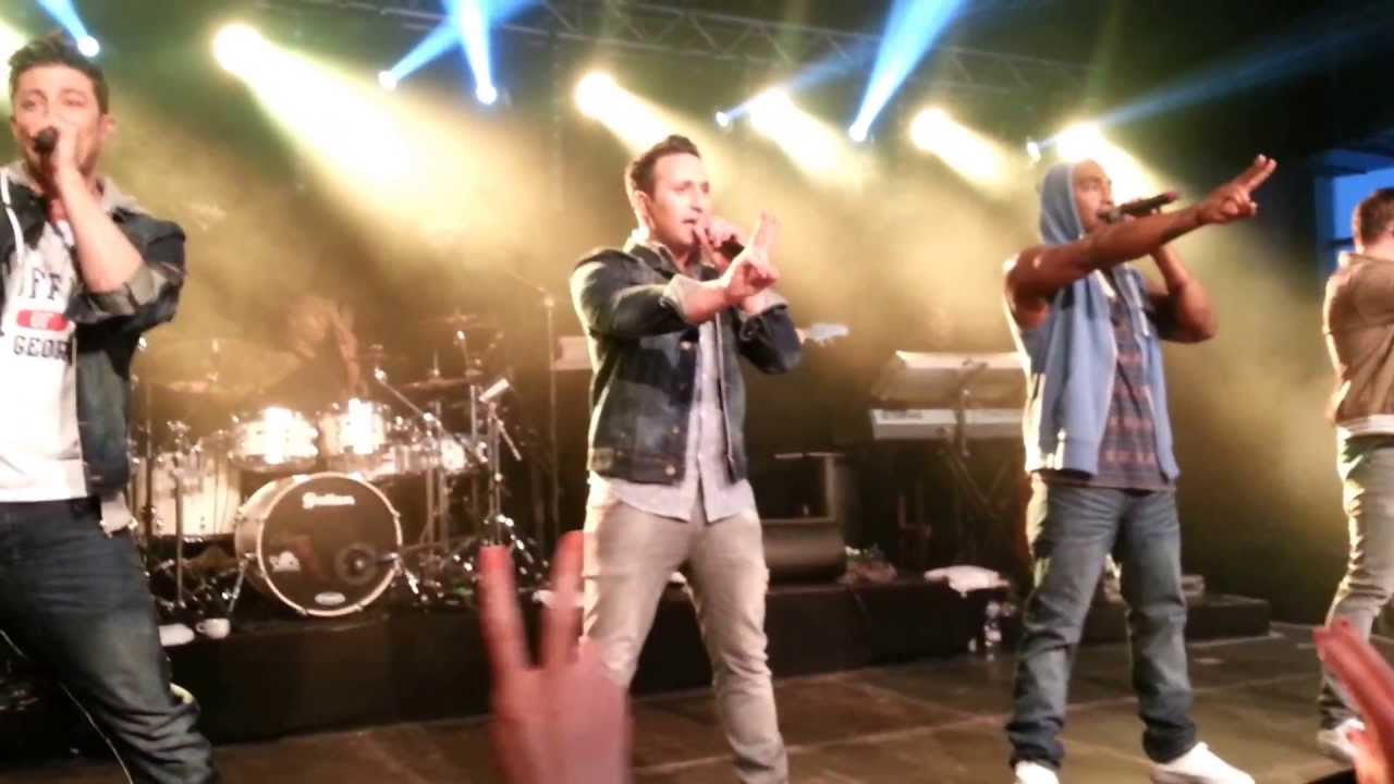 Blue - All rise & too close (Roulette Tour 22.05.2013 Recklinghausen)