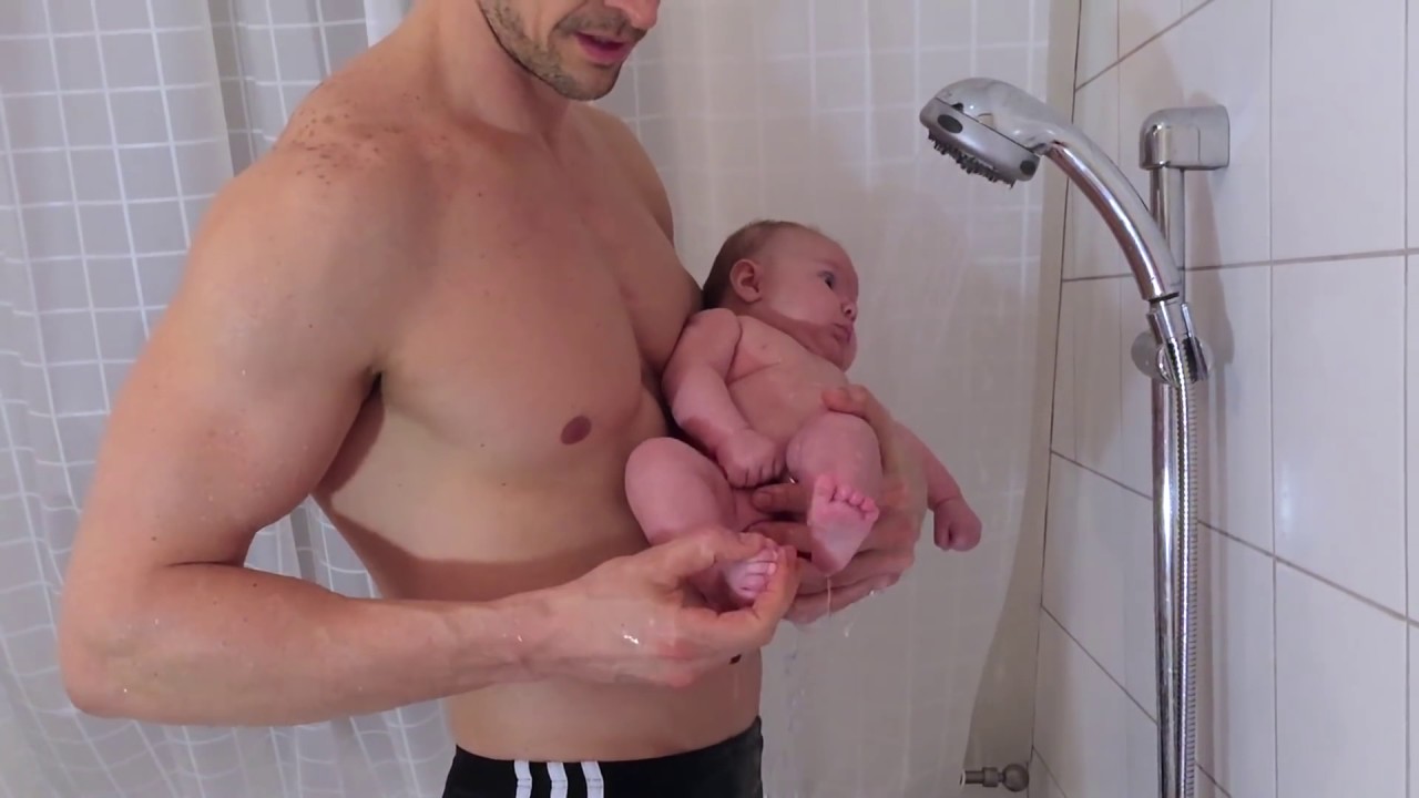 How To Bathe A Baby In The Shower   Tips For Dads