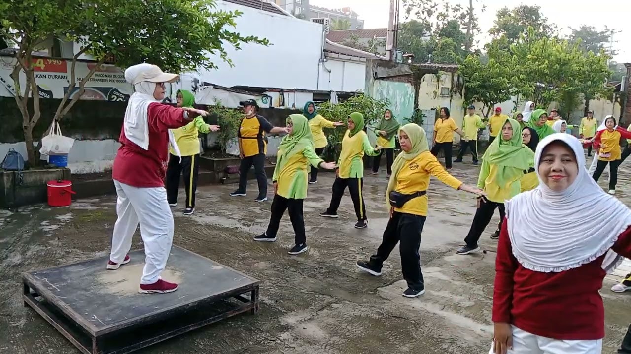 Senam Sehat Ceria Prolanis Klinik Jasmine 2 hari Minggu, 11 Januari 2026