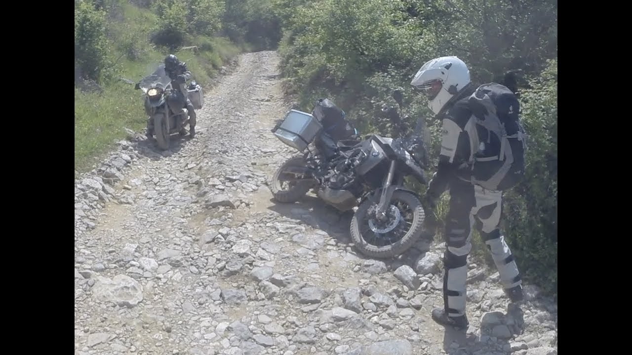Auf zwei Rädern durch Albaniens Berge (2 Tage Theth zu Land (und aus der Luft mit DJI Mavic Pro))