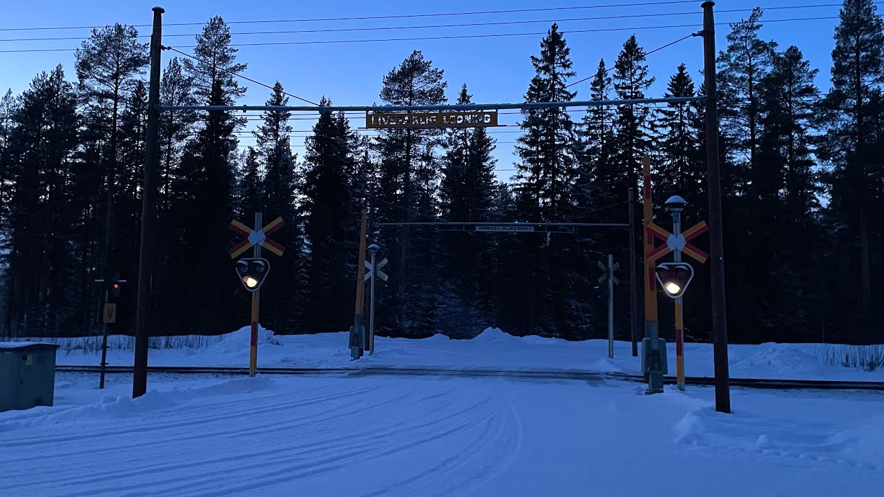 Järnvägsövergång Nyhem // Railroad crossing