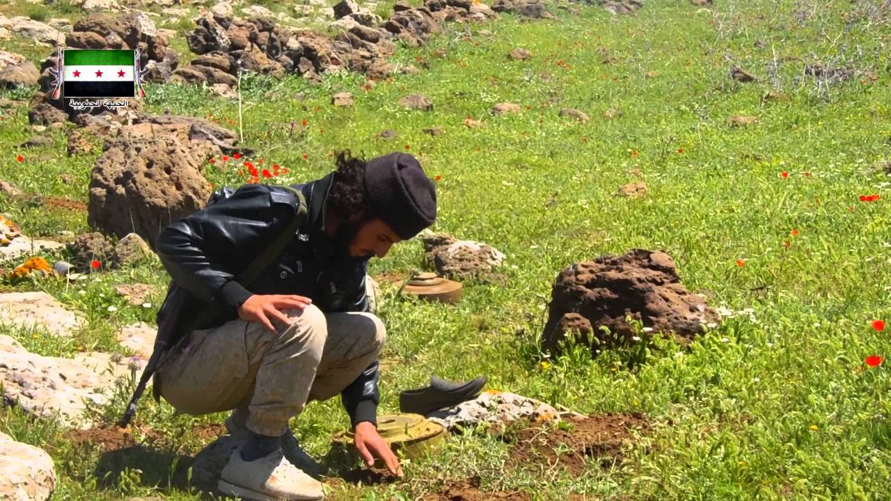 جيش الابابيل نزع الالغام التي زرعها عصابات داعش اثناء اقتحام بلدة الشيخ حسين قرب عين ذكر