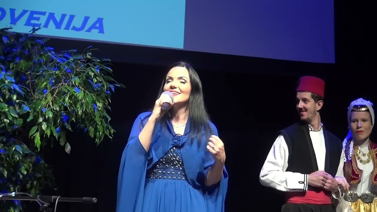 Sandra Ponjević Razbolje se šimšir list