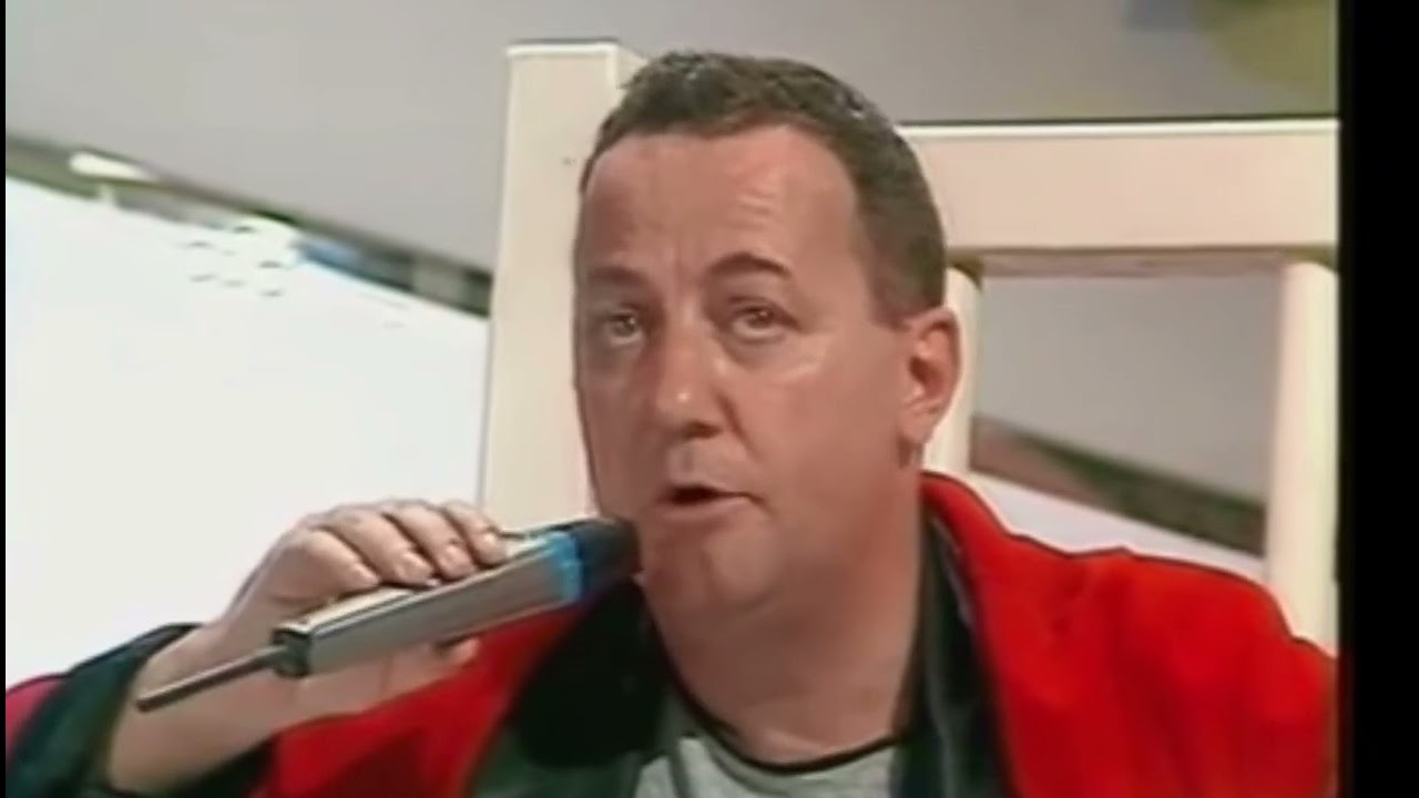 COLUCHE// LA GUERRE