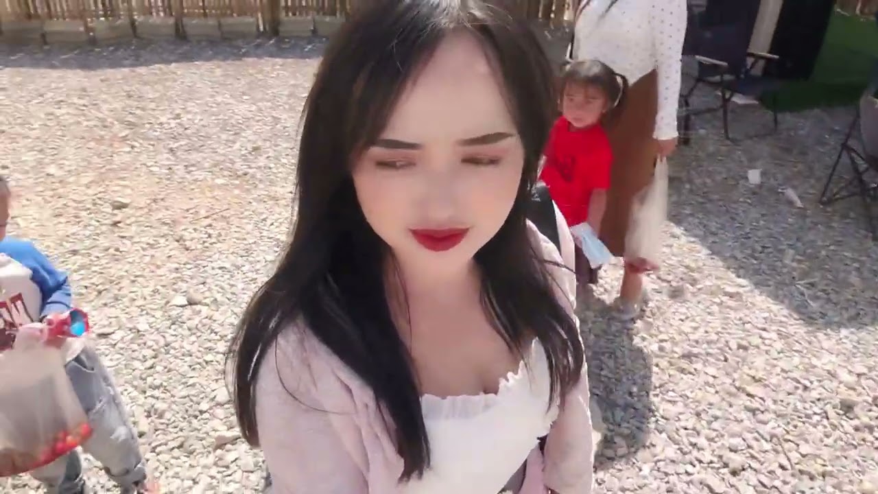 Peb mu ua sis 