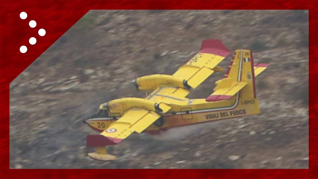 Incendi in Sicilia: Canadair in azione per operazioni di bonifica a Vita (Trapani)