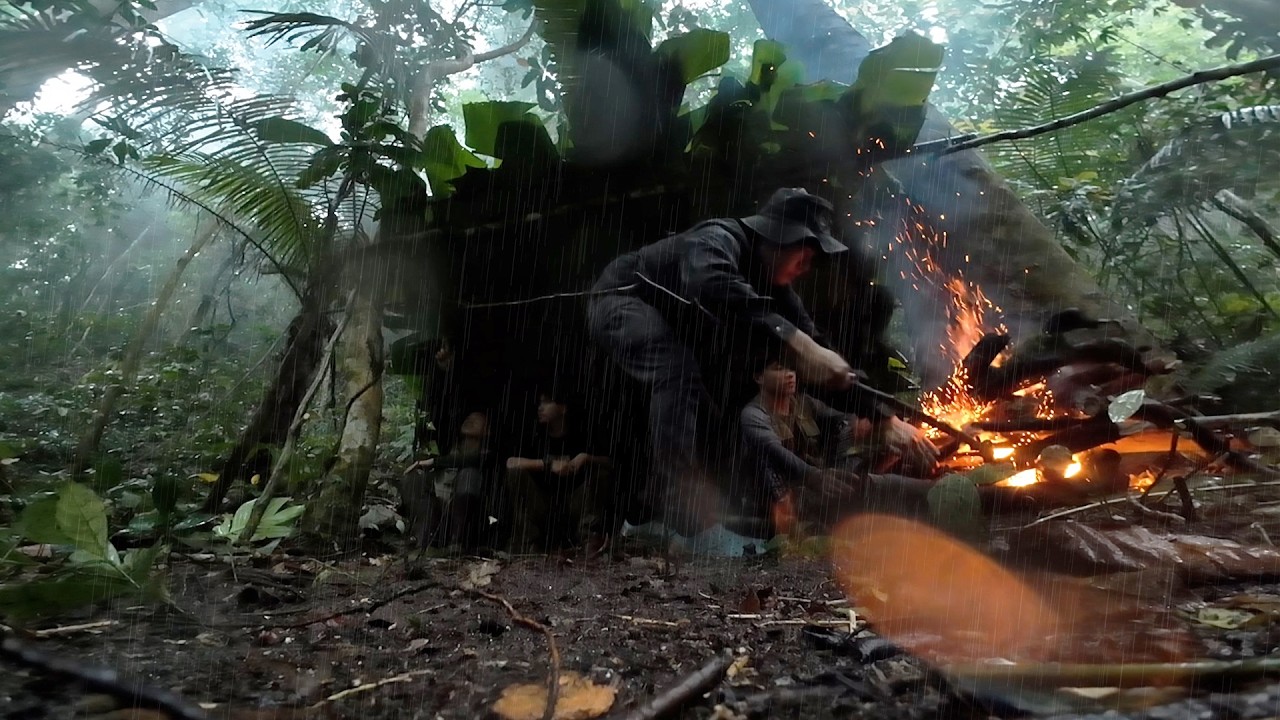 หนีฝนกลางป่า สถานการณ์ต้องเอาชีวิตรอด..!!