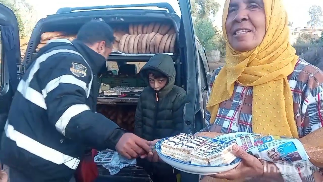 مول موني جاالدوار وخرجت فاطنة الغازي وخدات منعند المفليات 🤣🤣🤣🤣