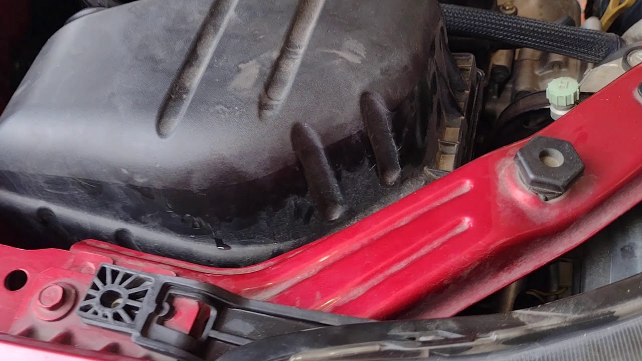 CAMBIAR BOMBILLO COCUYO DEL CHEVROLET SAIL.