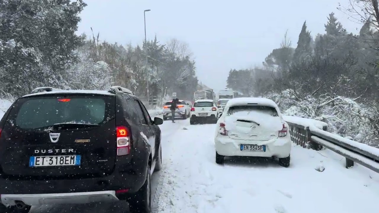 Firenze via Bolognese nevicata dell’ Epifania 2026 