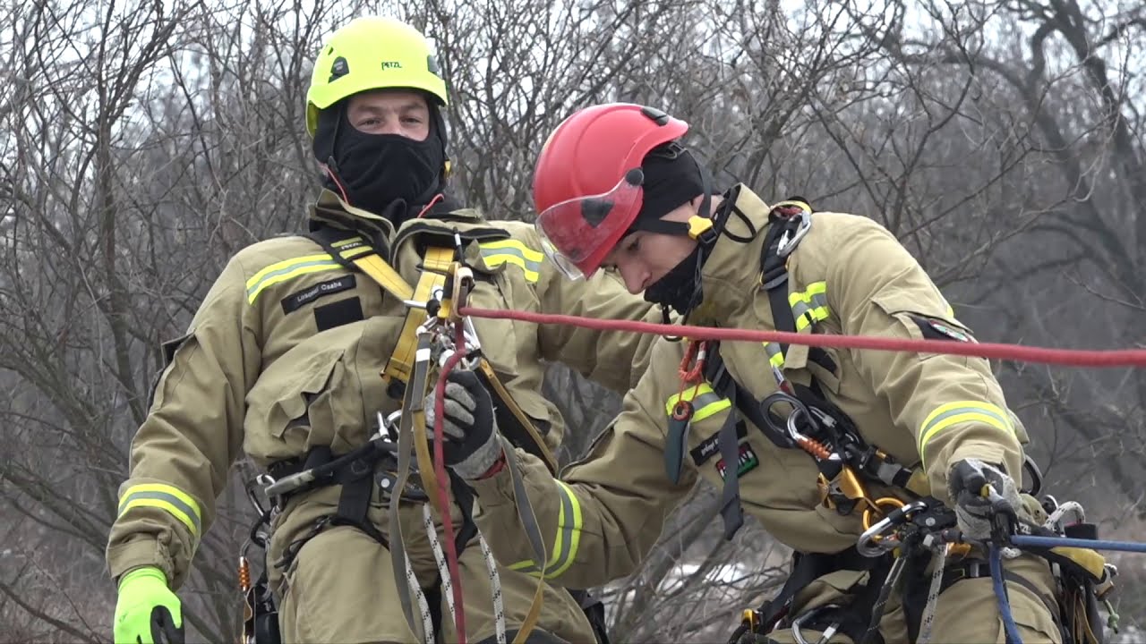 HUNOR mentőszervezet kötéltechnikai gyakorlata Egerben