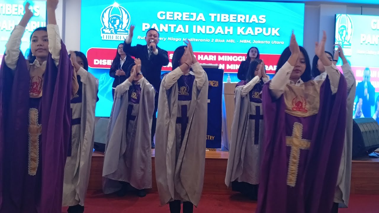 YA,,,,TUHAN KAMI,,ALLAH YANG HIDUP.KAMI ADA DI RUANGMU YANG KUDUS!