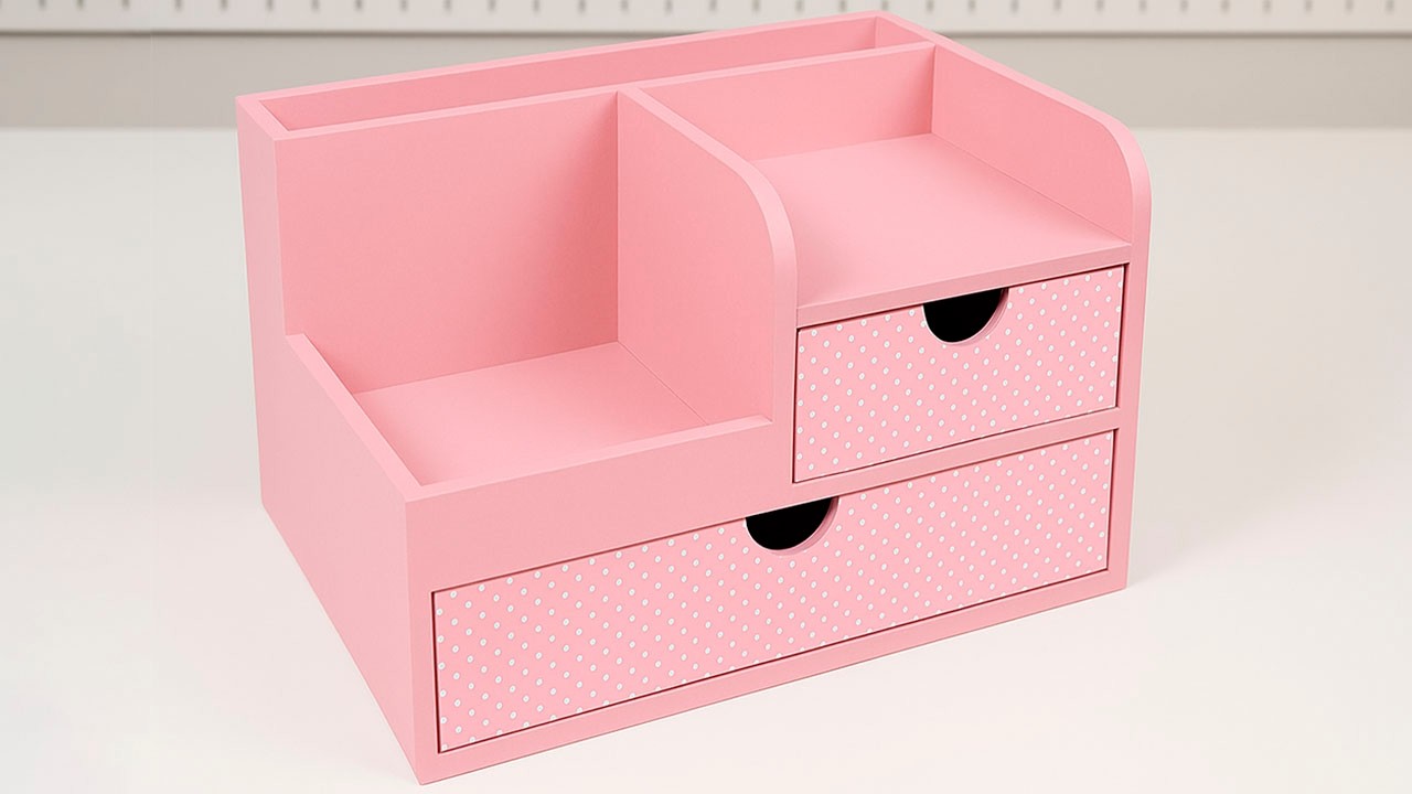 Organizador de escritorio utilizando el cartón de una caja de televisión