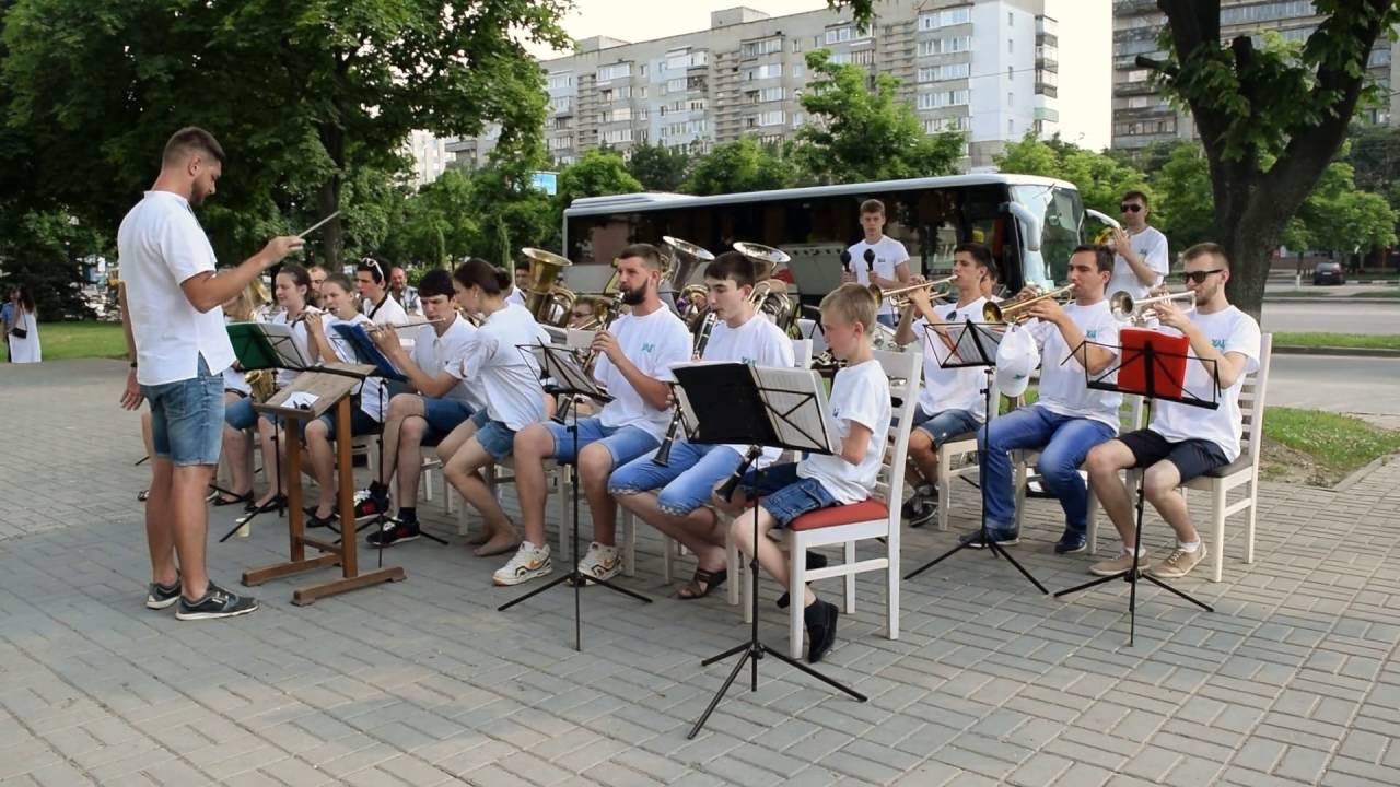 Панорама Бразилии. Оркестр ХАИ. Сурми Украины.