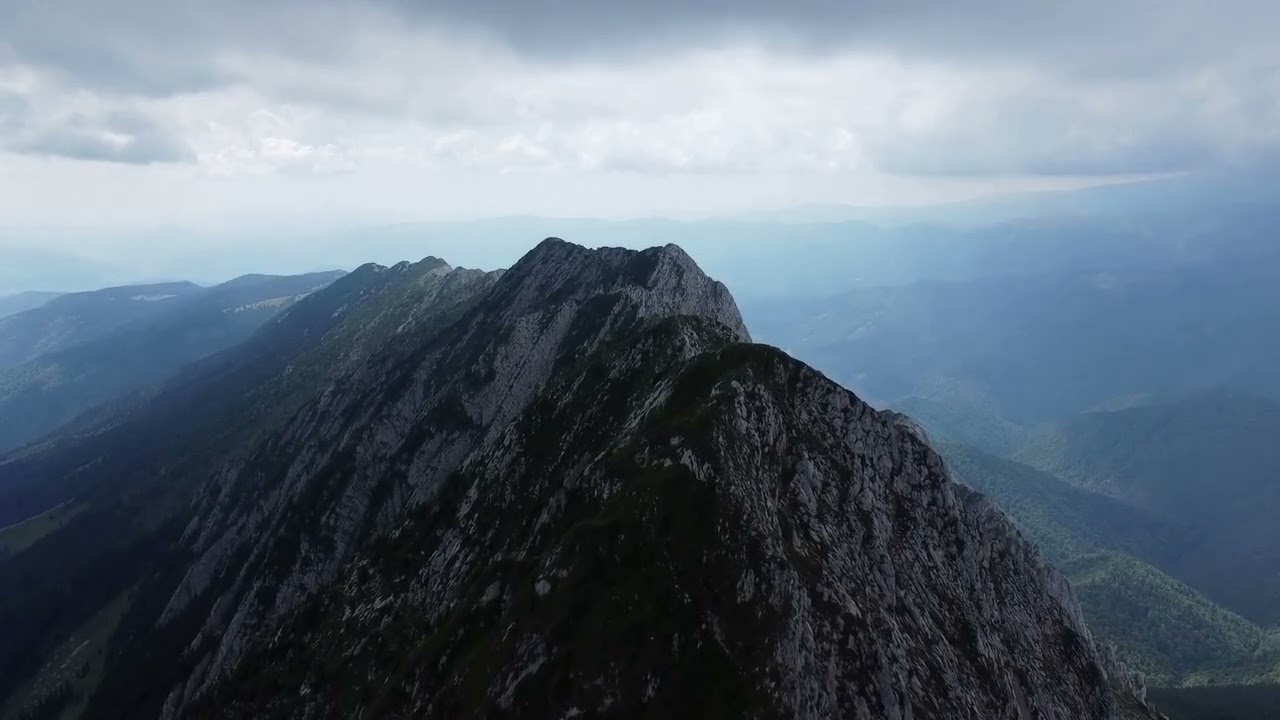 Piatra Craiului din dronă - Vf la Om - Refugiul Grind - Satul Peștera