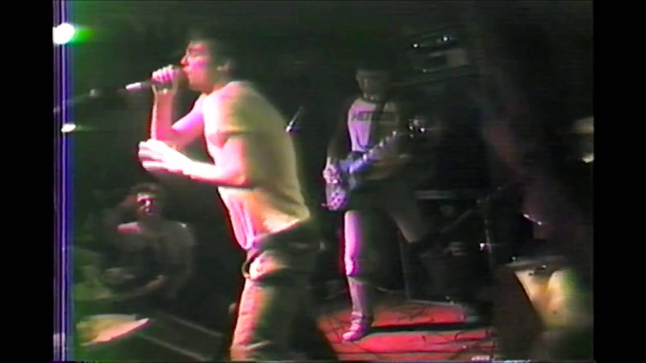 Descendents - I Wanna Be A Bear/I'm Not A Loser Live 1985