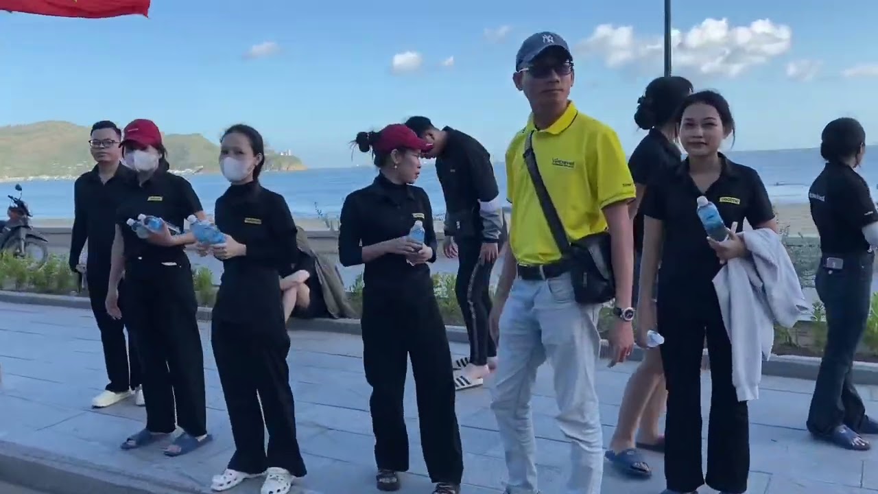 Thư giãn dạo ngắm biển đẹp Quy Nhơn trên đường Xuân Diệu chiều 27-1-2026