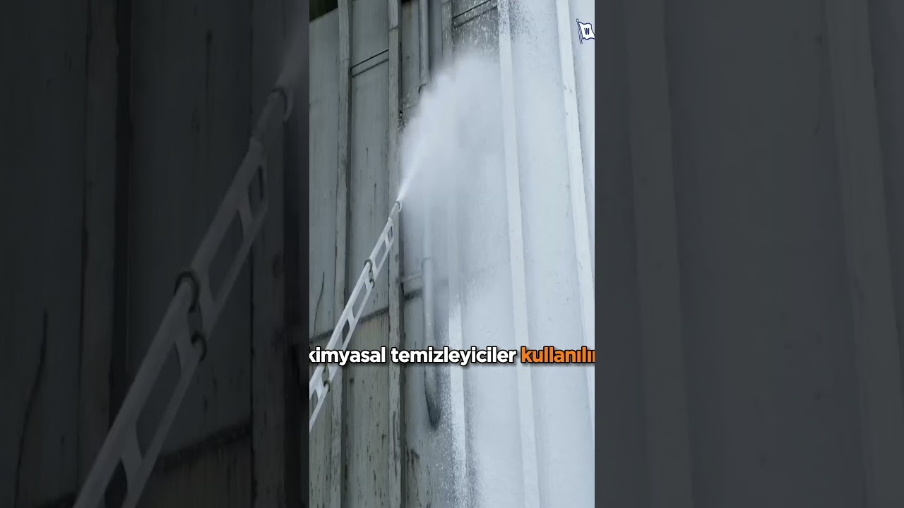 Devasa Kargo Gemileri Nasıl Temizleniyor? Bu İşlem Sizi Şaşırtacak! 🚢🧼💦♻️