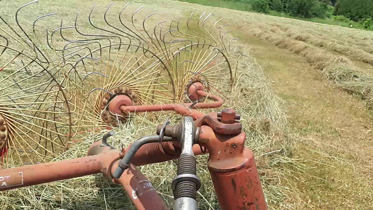 Rateau Soleil foin dans les champs
